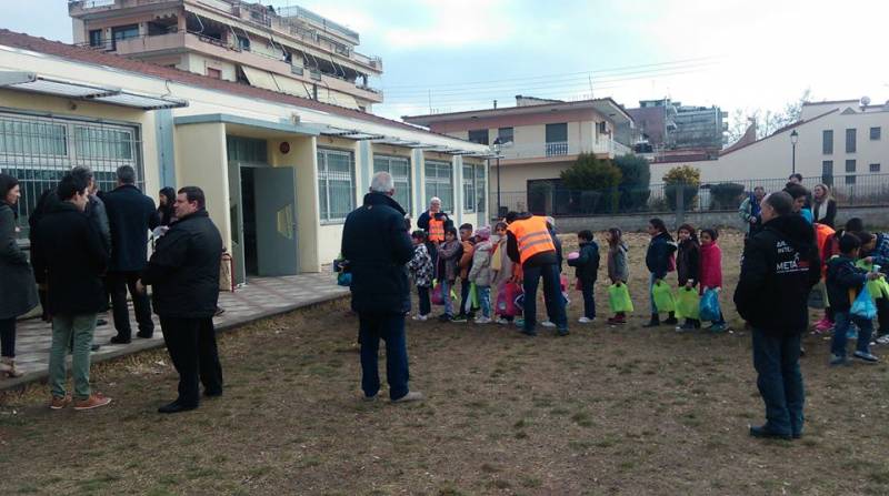 Υπολογιστές για προσφυγόπουλα σε σχολεία της Αλεξάνδρειας