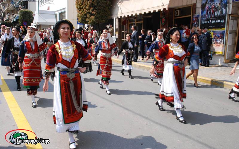 Παρουσίαση βεροιώτικης φορεσιάς και εκμάθηση χορών από το Λύκειο Ελληνίδων Βέροιας