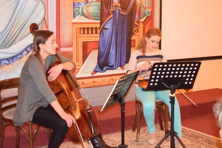 Ξεδίπλωσαν το ταλέντο τους οι αδελφές Μάιου στο ρεσιτάλ βιολιού βιολοντσέλου (βίντεο)
