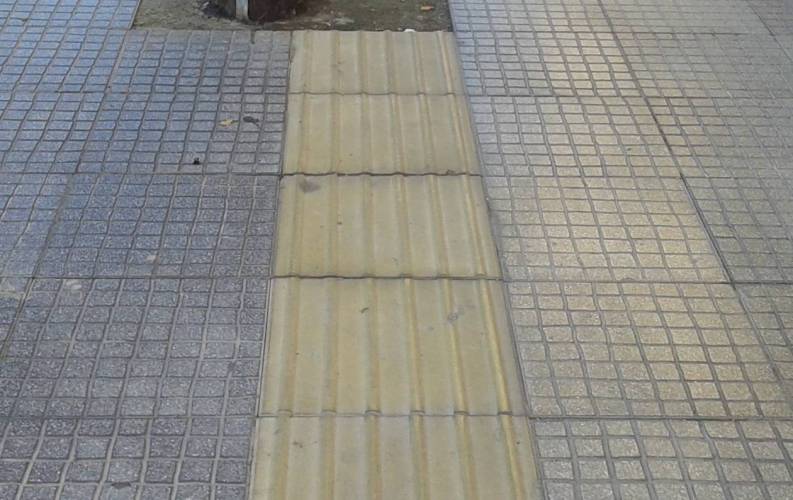 Βέροια: Πολίτες καταγγέλλουν την επικινδυνότητα των νέων πεζοδρομίων του κέντρου
