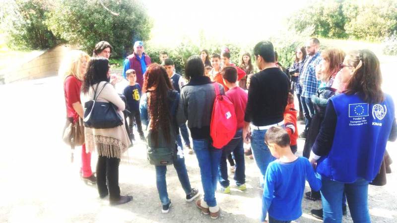 Προσφυγόπουλα επισκέφθηκαν τους βασιλικούς τάφους των Αιγών