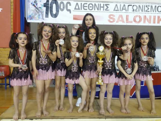 Διακρίσεις της ομάδας χορού του Φιλίππου σε διεθνή αγώνα στην Θεσσαλονίκη