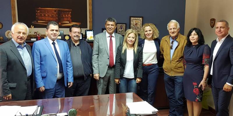 Επανεπιβεβαίωσαν το σύμφωνο συνεργασίας Ημαθίας – Ιλφόβ ο αντιπεριφερειάρχης Κ. Καλαϊτζίδης και ο νομάρχης Μ. Πετράκε