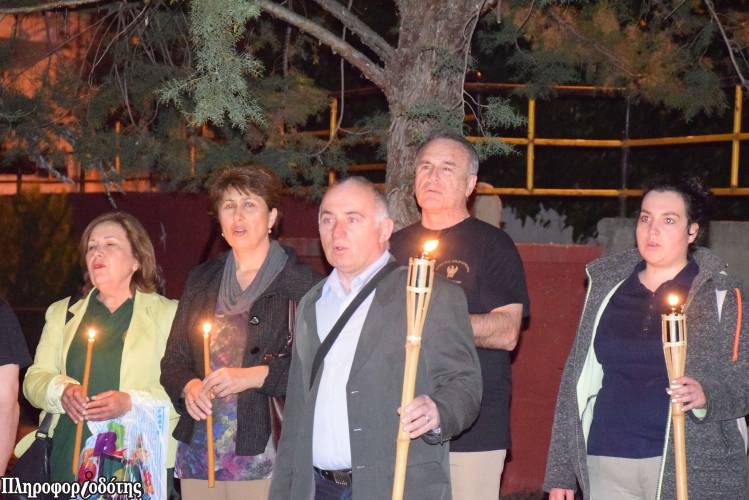 Λαμπαδηφορία για την Γενοκτονία πραγματοποίησε στην Βέροια η Εύξεινος Λέσχη (φωτογραφίες, βίντεο)