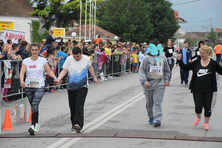 Δυναμικό παρόν του συλλόγου ΜΑμΑ στον “Αγώνα Δρόμου 21 Μαθητών”