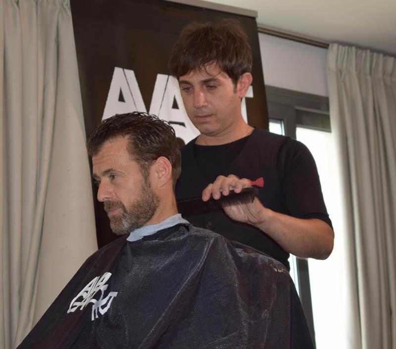 “Ακονίζουν” τα ψαλίδια κουρεία και κομμωτήρια στην Ημαθία – “Έσπασαν” τα τηλέφωνα οι πελάτες