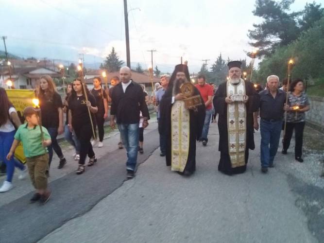 Με λαμπαδηφορία τίμησε την Γενοκτονία των Ποντίων η Πατρίδα