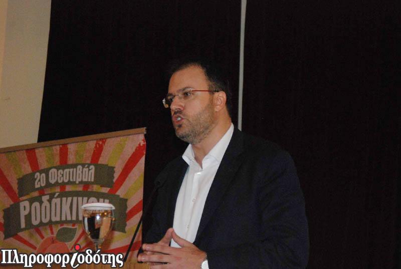 Θεοχαρόπουλος στο Φεστιβάλ Ροδάκινου: “Χρειάζεται νέο σχέδιο παραγωγικής ανασυγκρότησης” (video)