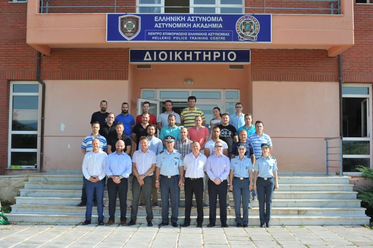 Βρετανοί εκπαιδευτές σε σεμινάριο διαχείρισης συνόρων στην Βέροια