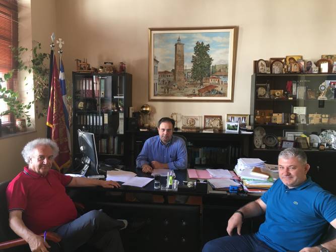 Προγραμματικές συμβάσεις με ομάδες παραγωγών υπέγραψε ο Δήμαρχος Βέροιας
