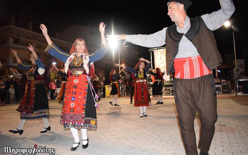 Με χορούς από την Πελοπόννησο έως τον Πόντο η 2η ημέρα του Φεστιβάλ Παραδοσιακών Χορών Βέροιας (φωτογραφίες, βίντεο)