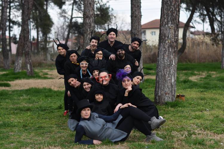 Η παράσταση “τΖιΤζιμιτζιΧοτζιριά” στο Δημοτικό Αμφιθέατρο Αλεξάνδρειας