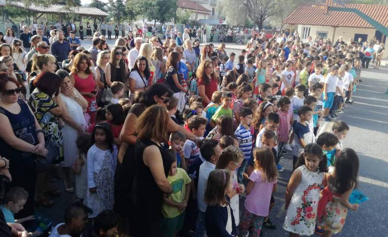 Επέστρεψαν στα θρανία οι μαθητές