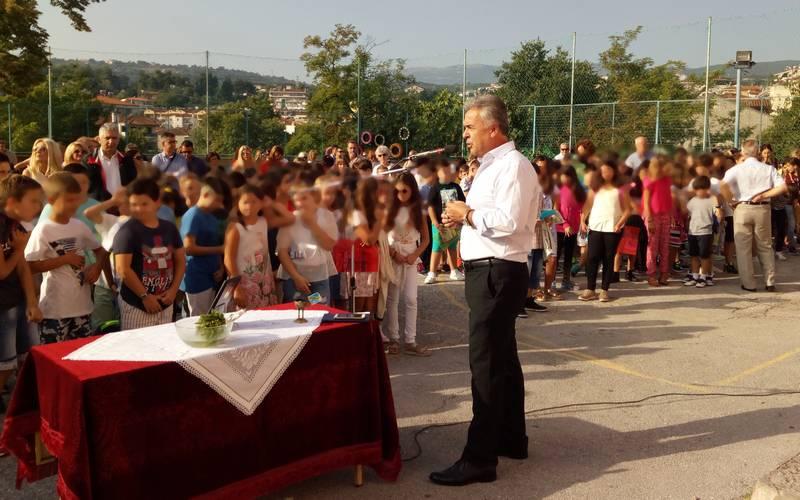 Ο αγιασμός στο 5ο Δημοτικό Σχολείο Βέροιας