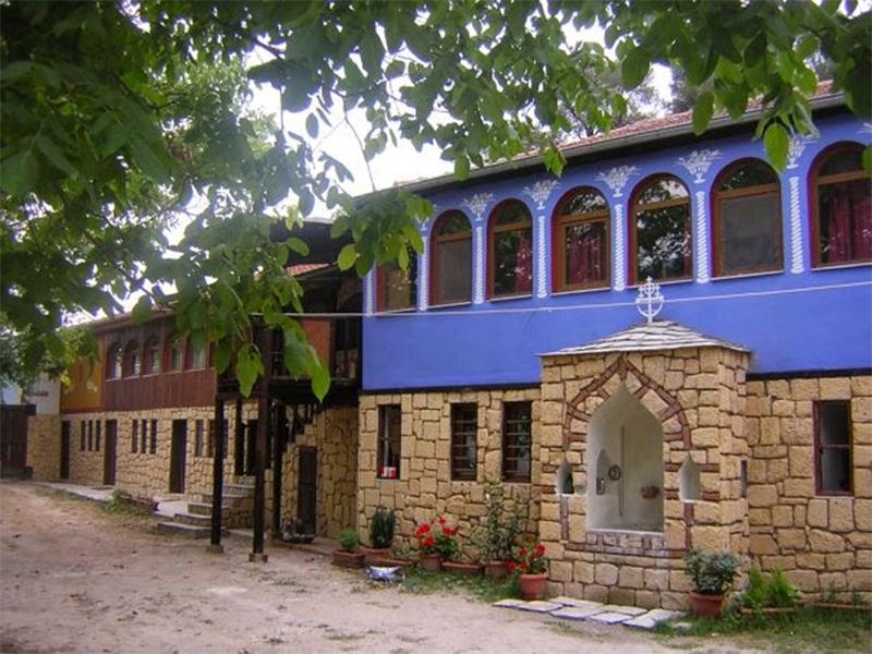 Ακολουθίες της Αγίας και Μεγάλης Εβδομάδας στην Μονή Καλλίπετρας