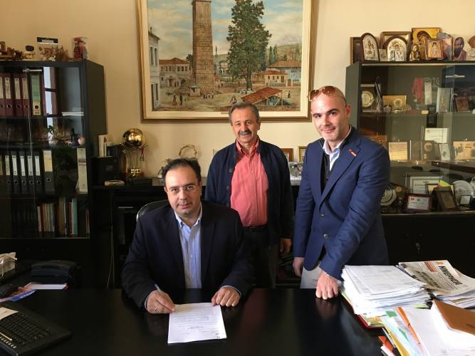 Σύμβαση για την κατασκευή γέφυρας στην Πατρίδα υπέγραψε ο Δήμαρχος Βέροιας