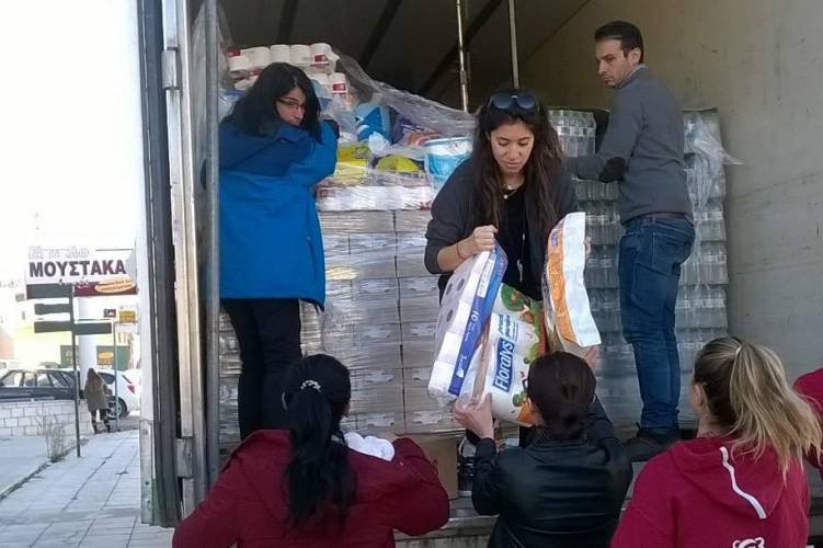 Ο δήμος Νάουσας έστειλε υλική βοήθεια στους πληγέντες της Αττικής