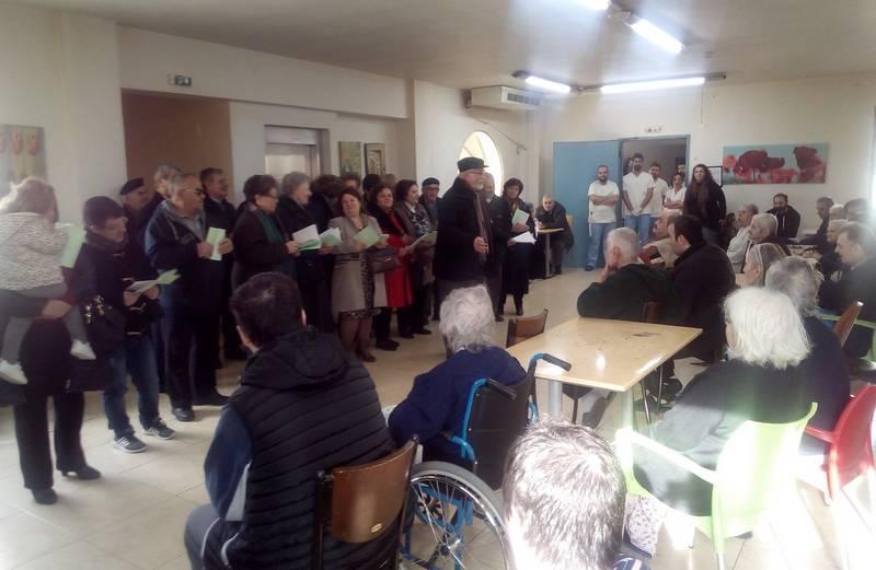 Η χορωδία του Συλλόγου Μικρασιατών επισκεύτηκε το ψυχιατρικό θεραπευτήριο “Ασκληπιός”