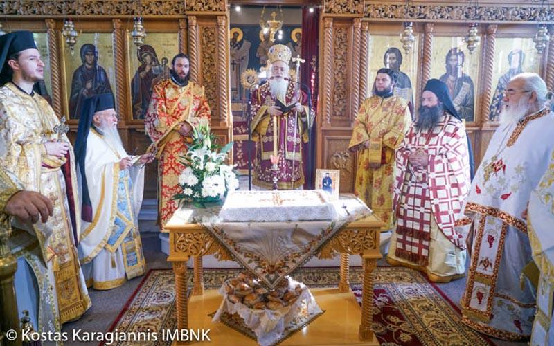 Οι Χριστουγεννιάτικες ακολουθίες στον Ιερό Ναό Αγίων Αναργύρων Βέροιας