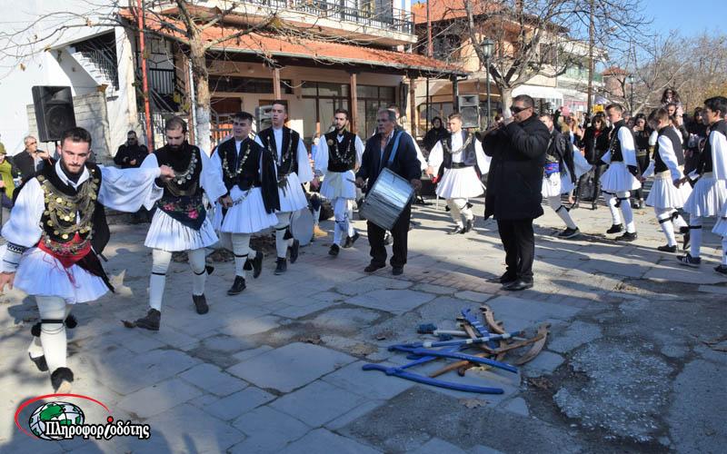 Αναβίωσαν τα έθιμα «Γουρουνοχαρά» και «Ρουγκάτσια» στην Βεργίνα (φωτογραφίες, βίντεο)