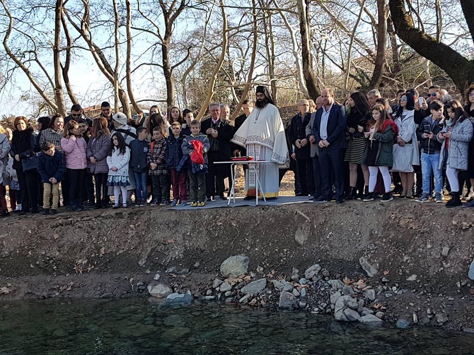 Ο Αγιασμός των υδάτων στην Βεργίνα (φωτογραφίες)
