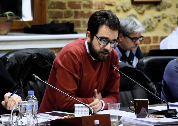 Κορωνάς: “Αν δεν συμφωνήσουν όλοι οι εμπλεκόμενοι, δεν προχωρά ο οικισμός των Ρομά”
