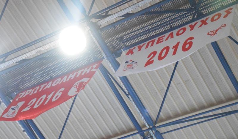 Άλλες δυο σημαίες τίτλων στην οροφή του Φιλίππειου