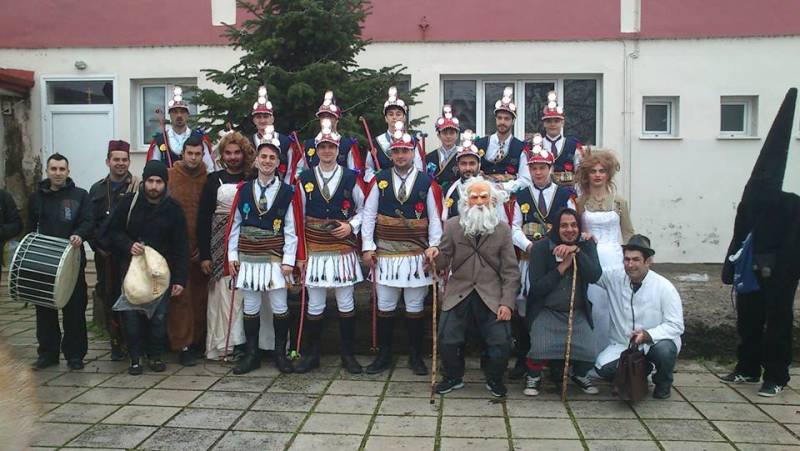 Αναβίωσαν και φέτος οι Μωμόγεροι στη Νέα Νικομήδεια