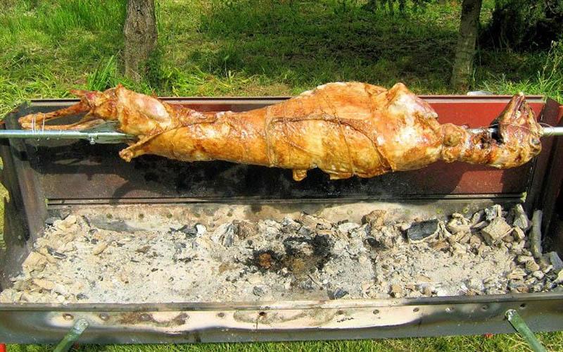 Αρνί & κατσίκι γάλακτος, κοκορέτσι, σεφταλιές και τσιγεροσμάδες για το πασχαλινό τραπέζι από το BUTCHER SHOP