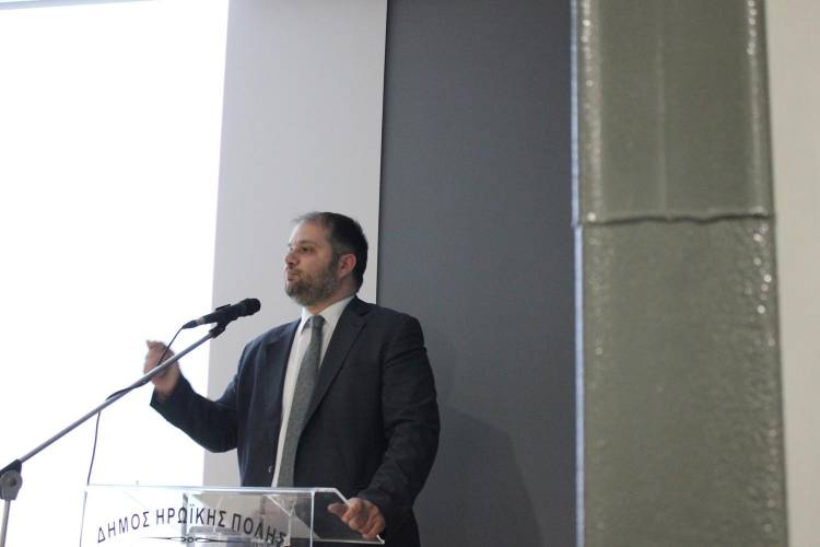 Παρουσιάστηκε το βιβλίο “Νάουσα, μια νέα πόλη”
