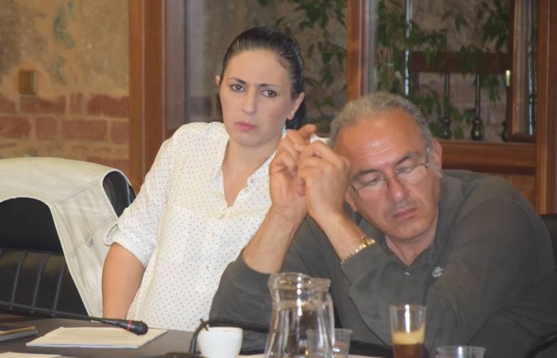 Ελευθεριάδου: “Όχι καταγγελίες με ψεύτικο όνομα” – Βοργιαζίδης: “Όλοι γνωρίζουν τον ψευδώνυμο”
