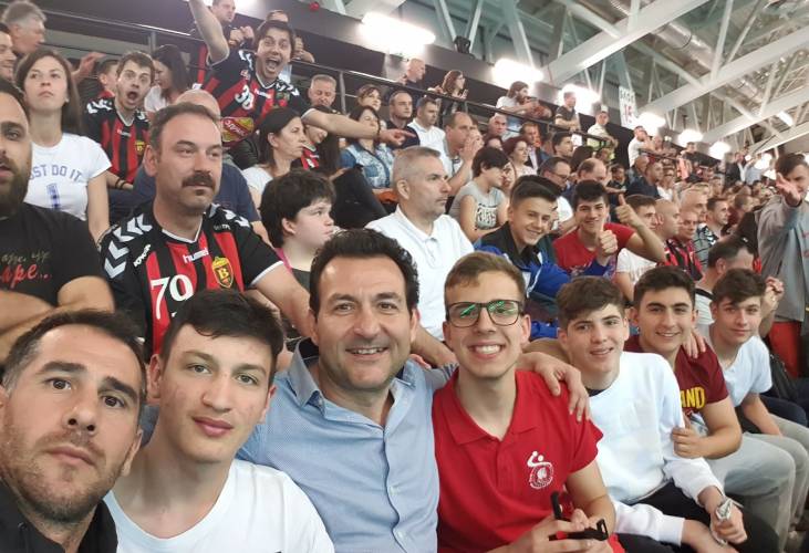 Χόρτασαν χάντμπολ στα Σκόπια οι παίδες του Φιλίππου