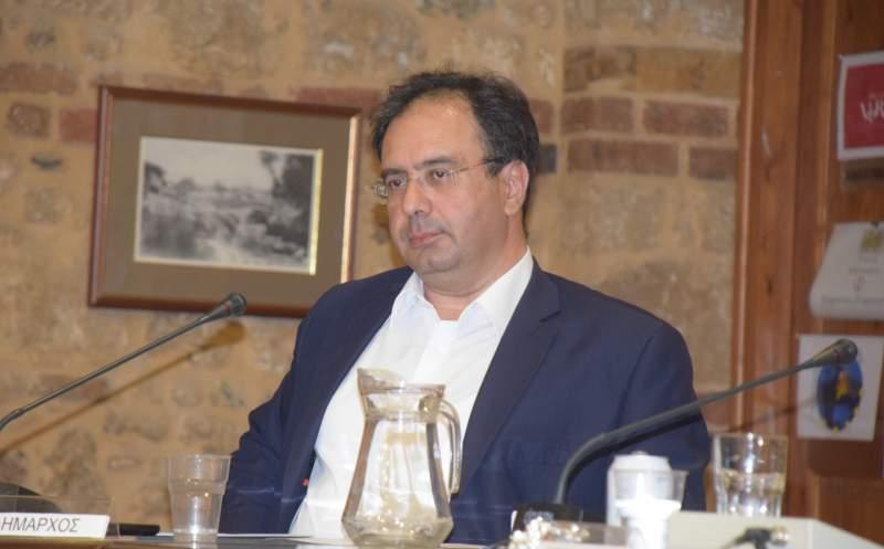 Βοργιαζίδης: “Έχει αποτέλεσμα η χρήση μάσκας” – Κριτική από την μειοψηφία
