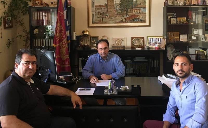 Βέροια: Υπογράφηκε η σύμβαση για την ανακύκλωση ρούχων