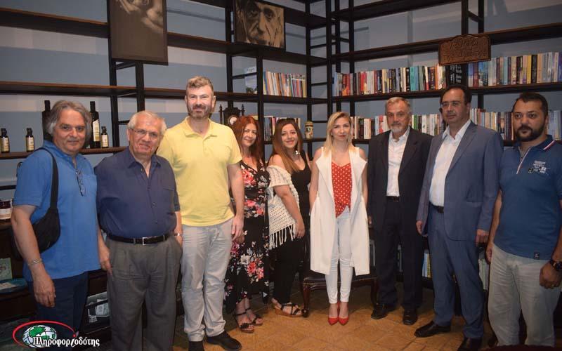 Εγκαινιάστηκε η βιβλιοθήκη – αναγνωστήριο “Το Ράφι της Αγάπης” στο Foyer της Στέγης (φωτογραφίες, βίντεο)
