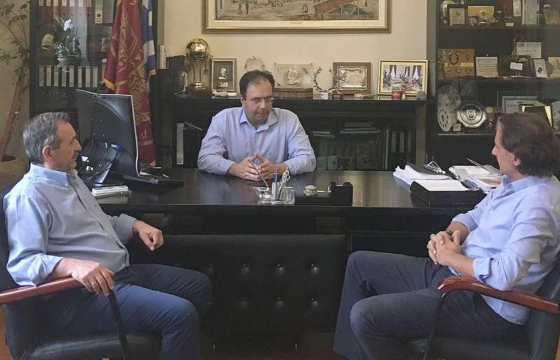 Σύμβαση για την αστική κινητικότητα σε περιοχές σχολικών συγκροτημάτων υπέγραψε ο Δήμος Βέροιας