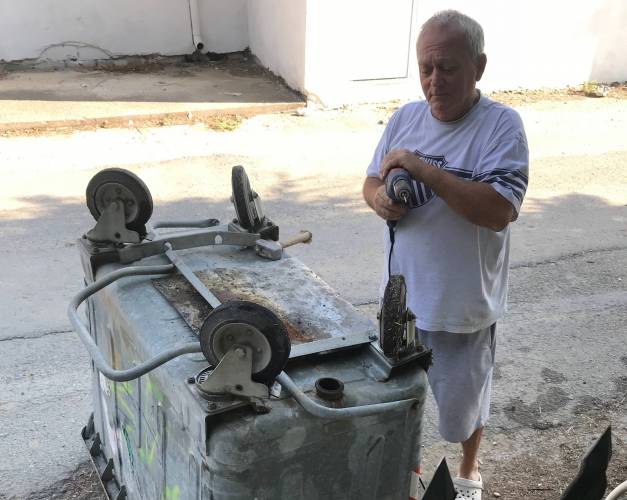 Ενεργός πολίτης στο Μακροχώρι ανέλαβε δράση