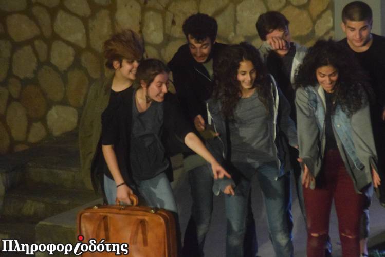 «Σε μια βαλίτσα»: Μια θεατρική αφήγηση για την προσφυγιά και την ελπίδα