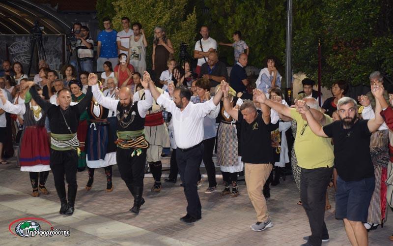 Άνοιξε η αυλαία του 3ου Φεστιβάλ Παραδοσιακών Χορών του δήμου Βέροιας (φωτογραφίες, βίντεο)