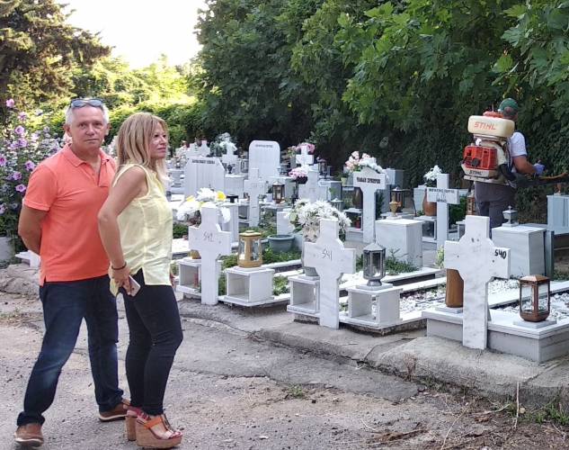 Ψεκασμοί για τα κουνούπια στα κοιμητήρια Βέροιας και Νάουσας