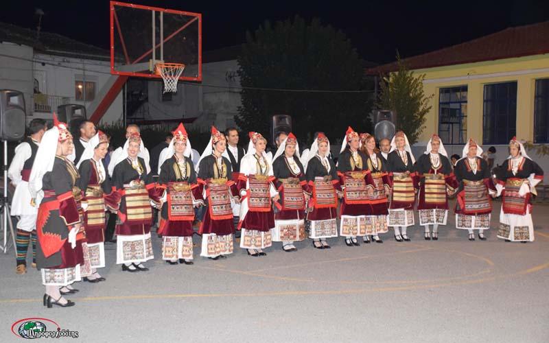 Παραδοσιακοί χοροί στο πανηγύρι του Αγίου Γεωργίου (φωτογραφίες, βίντεο)
