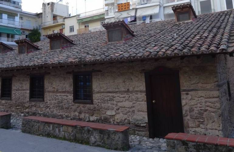 Πανηγυρίζει το παρεκκλήσι της Μεταμορφώσεως του Σωτήρος Χριστού στην Βέροια