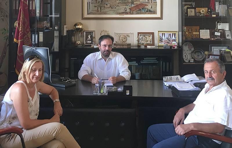 Σύμβαση για τη βελτίωση αγροτικών δρόμων υπέγραψε ο Δήμαρχος Βέροιας