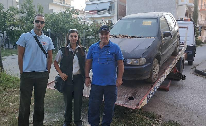 Απομάκρυνε εγκαταλελειμμένα οχήματα η Δημοτική Αστυνομία Βέροιας