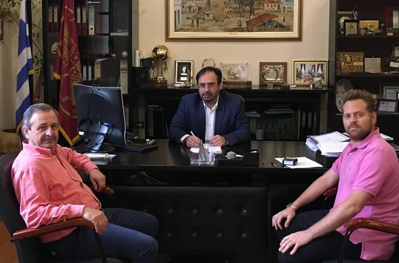 Σύμβαση για τη διαγράμμιση οδών και διαβάσεων υπέγραψε ο Δήμαρχος Βέροιας