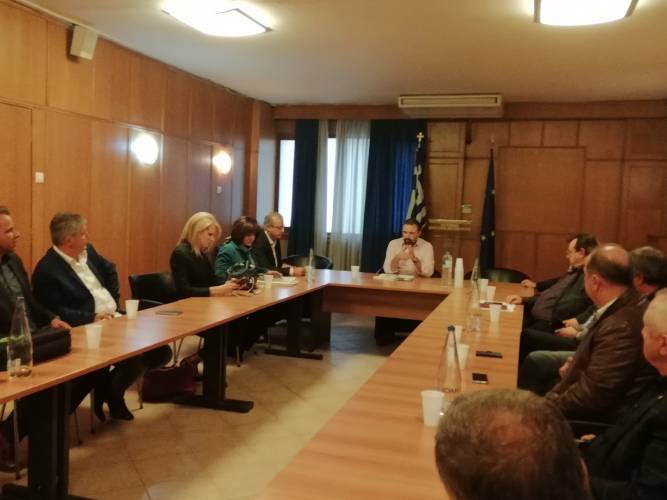 Σύσκεψη στο υπουργείο για τη “μαύρη” διακίνηση αγροτικών προϊόντων, τη φορολόγηση των αγροτών και τις αποζημιώσεις των ζημιών