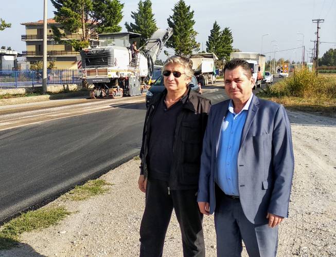 Στις εργασίες ασφαλτόστρωσης στο Μακροχώρι ο Αντιπεριφερειάρχης Κώστας Καλαϊτζίδης