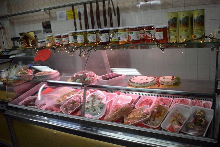 Πάρτε μέρος στο διαγωνισμό του κρεοπωλείου BUTCHER SHOP και διεκδικήστε ένα καλάθι με Χριστουγεννιάτικο μεζέ