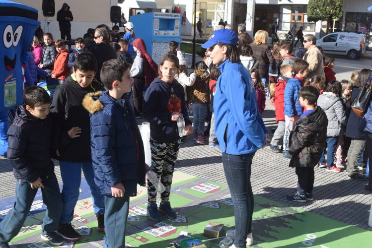 Ενημερωτική δράση για την σπουδαιότητα της ανακύκλωσης πραγματοποιήθηκε στην Βέροια (φωτογραφίες)