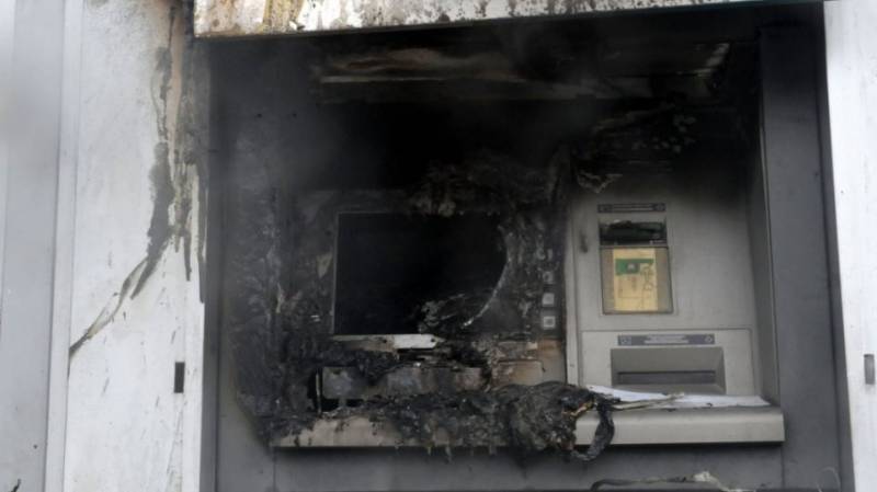 Ανατίναξαν ΑΤΜ στο Μακροχώρι για να το ληστέψουν